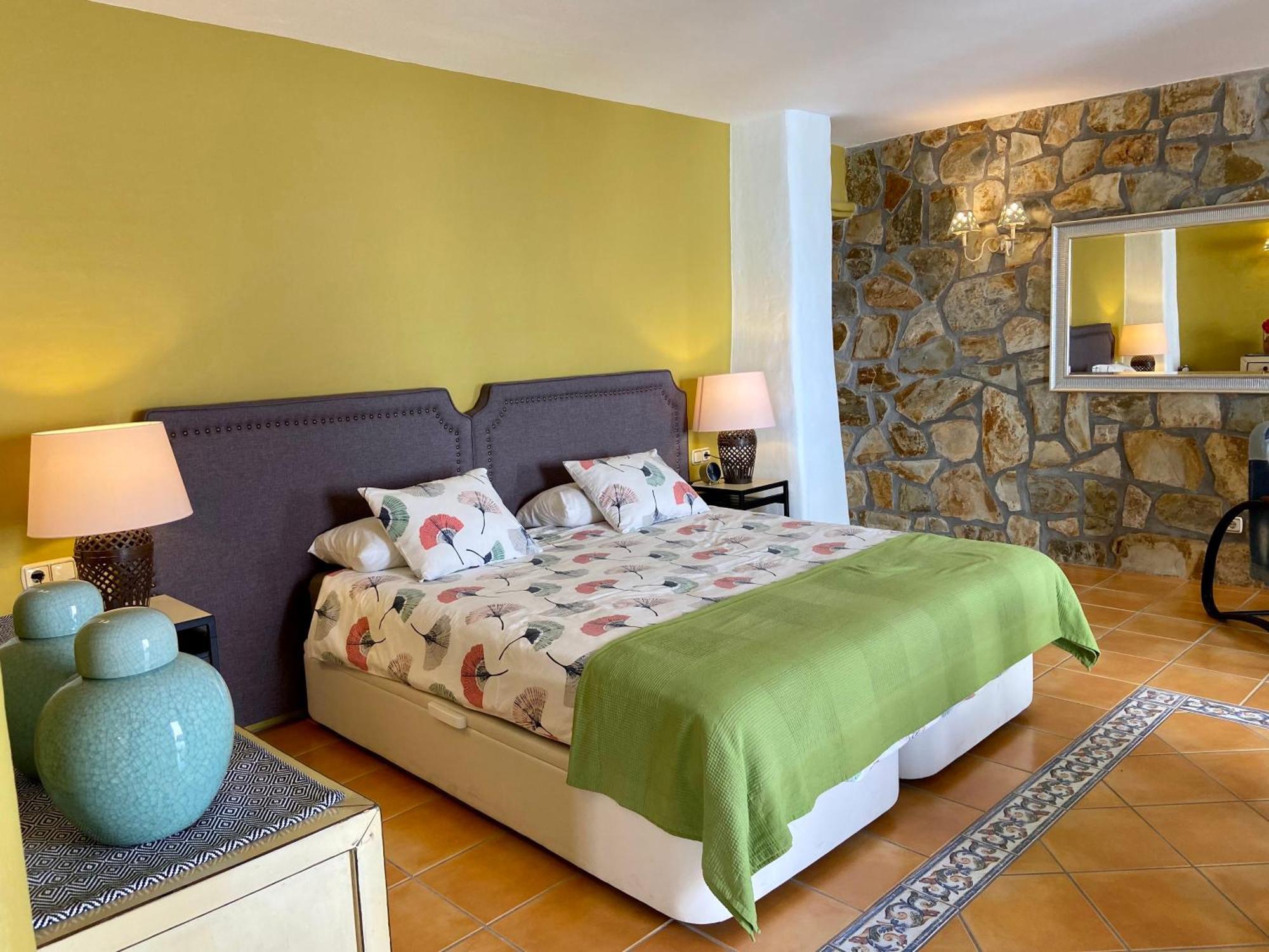 Competa Suites *